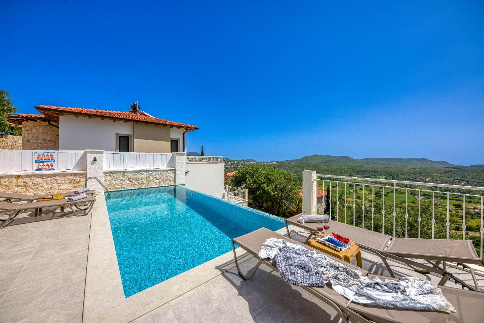 Villa Poeta — 13