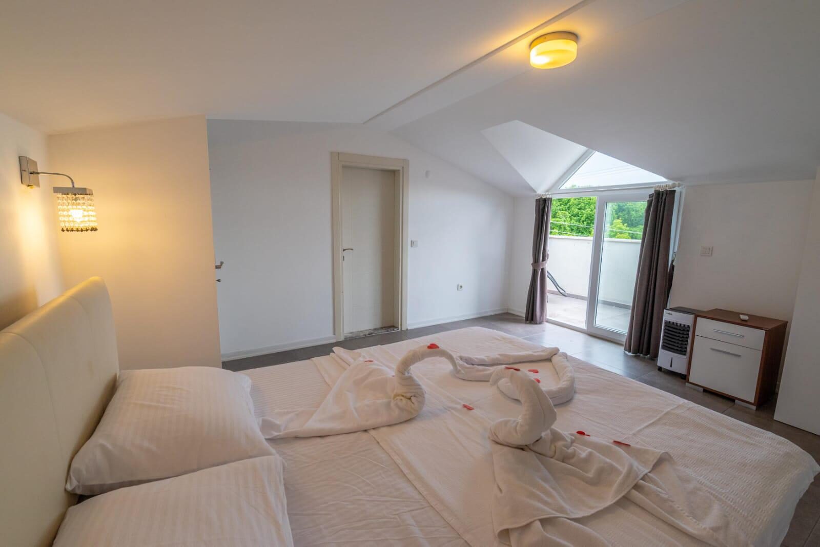 Villa Elora — 21