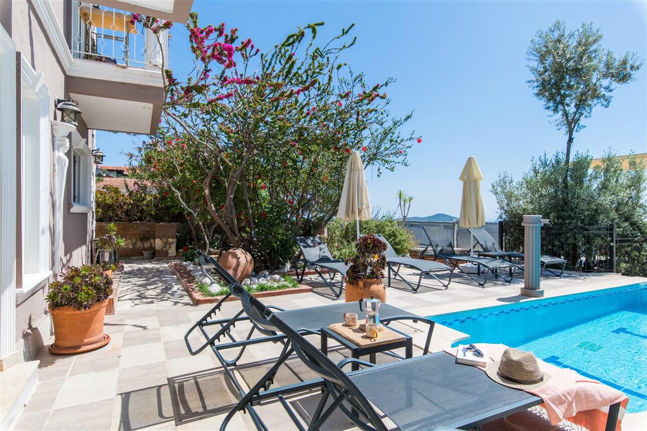 Villa Tulip — 12