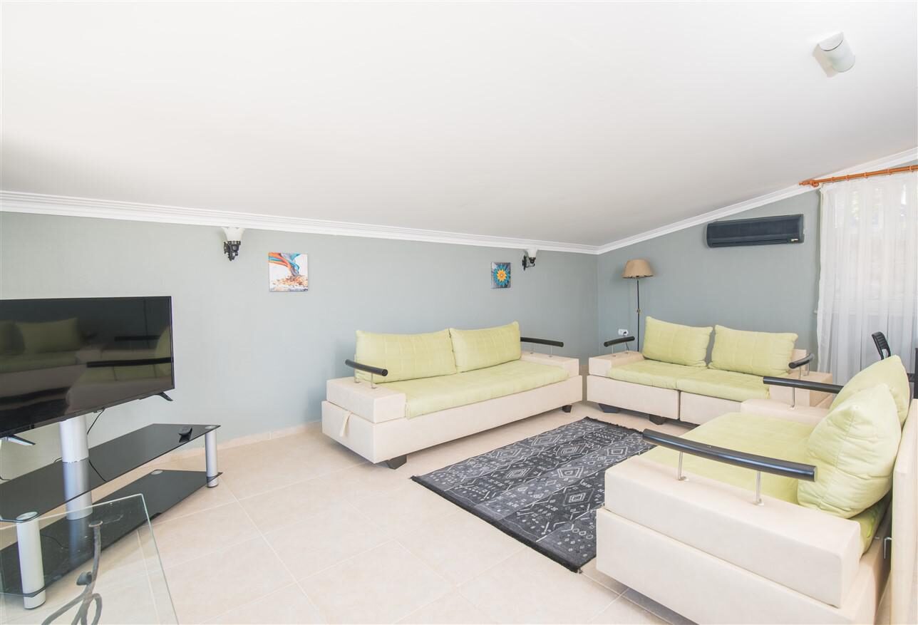 Villa Tulip — 42