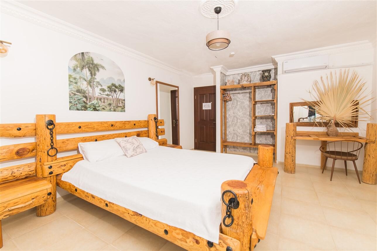 Villa Tulip — 68