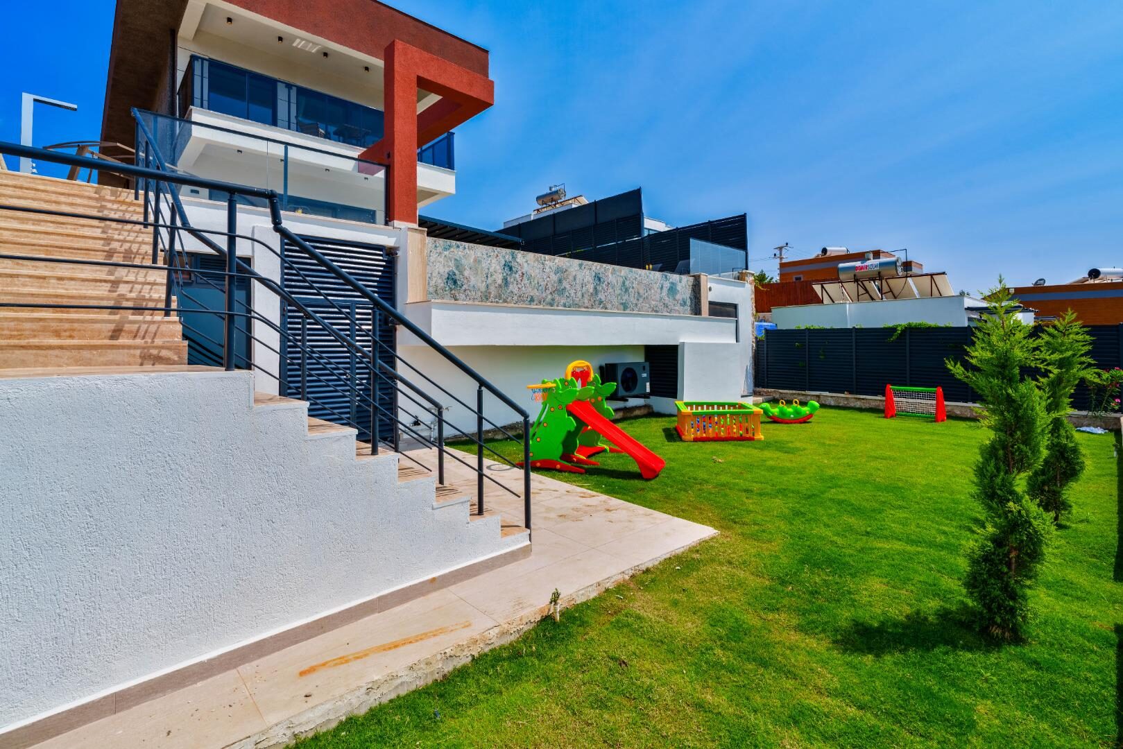 Villa Newcastle — 5