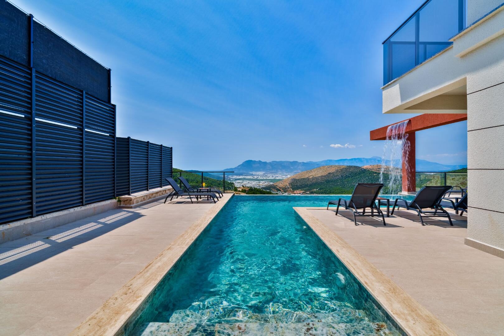 Villa Newcastle — 10