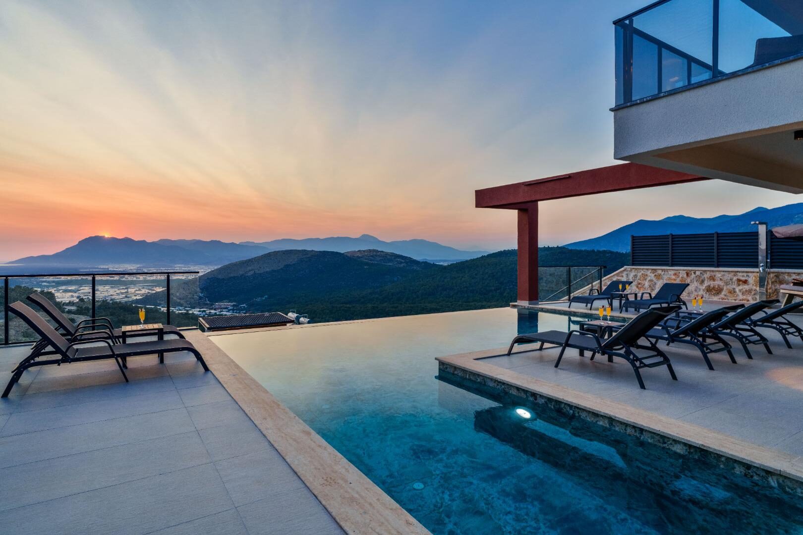 Villa Newcastle — 25