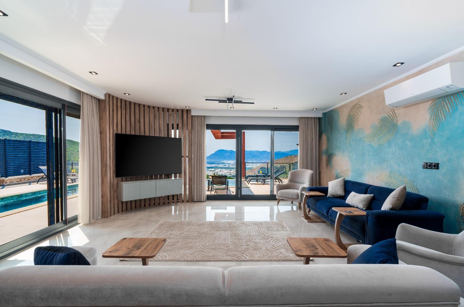 Villa Newcastle — 28