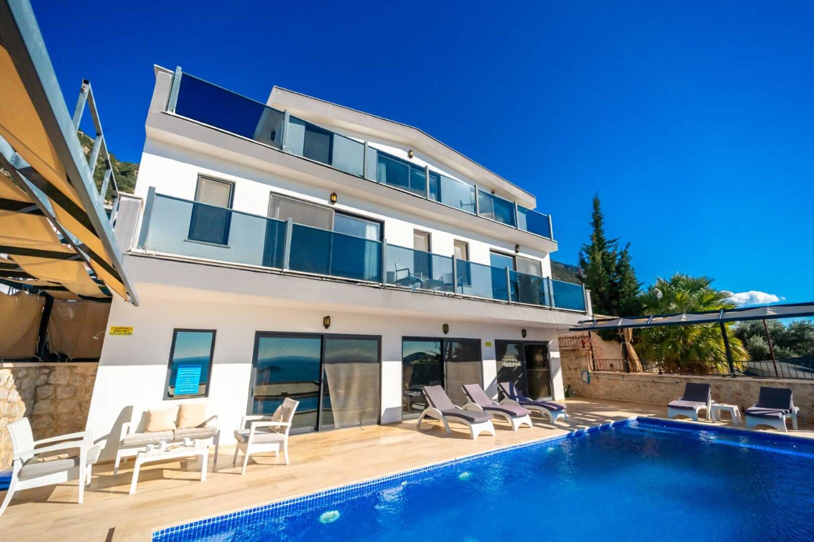 Villa April — 10