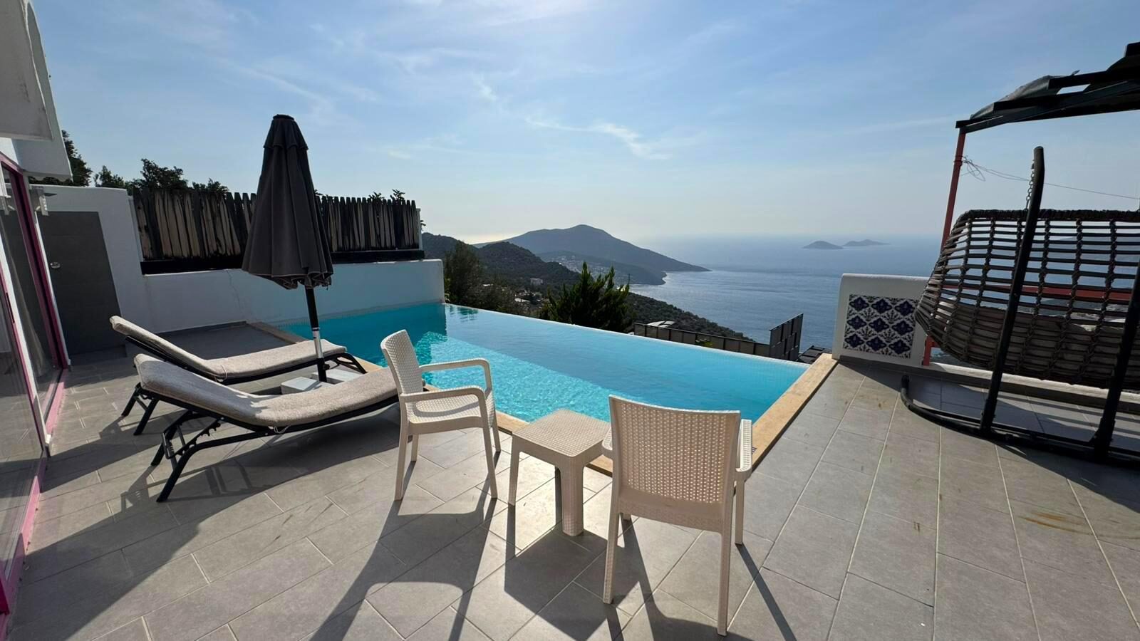Villa Adora 2 — 4