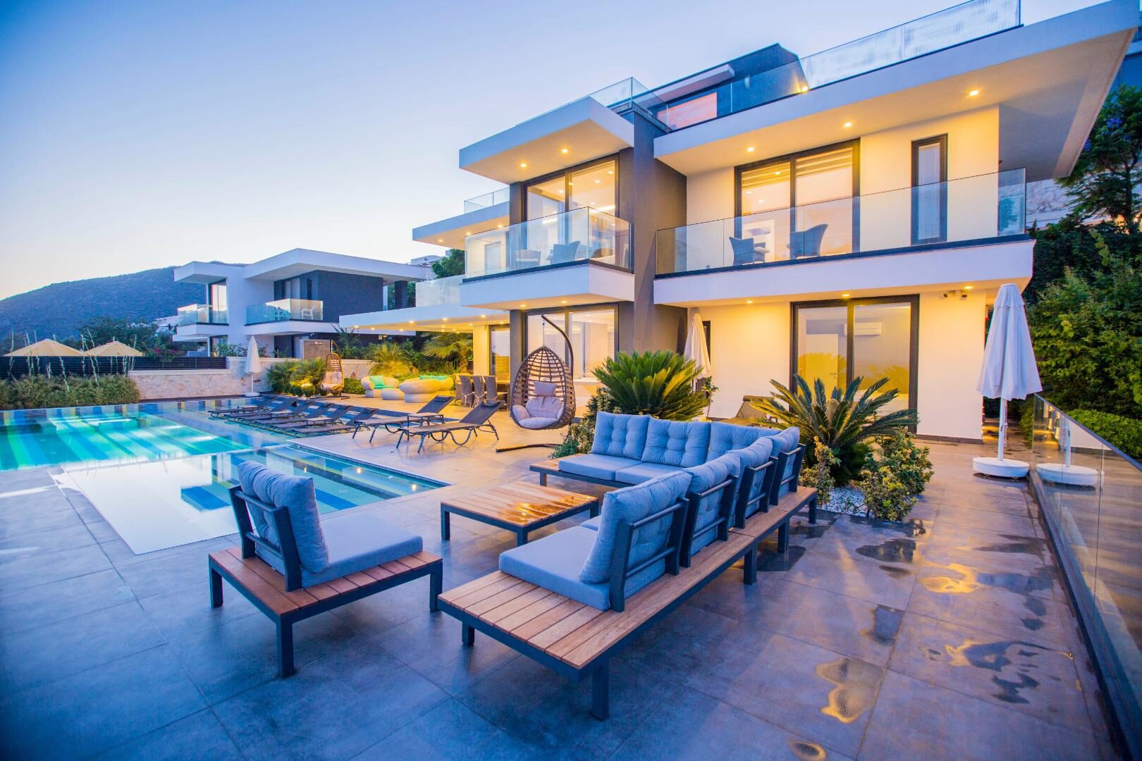 Villa Vogue — 24