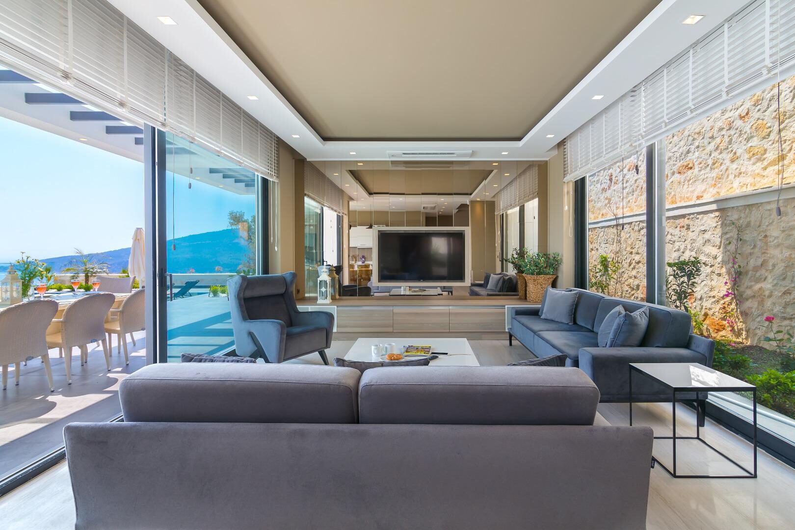Villa Vogue — 29