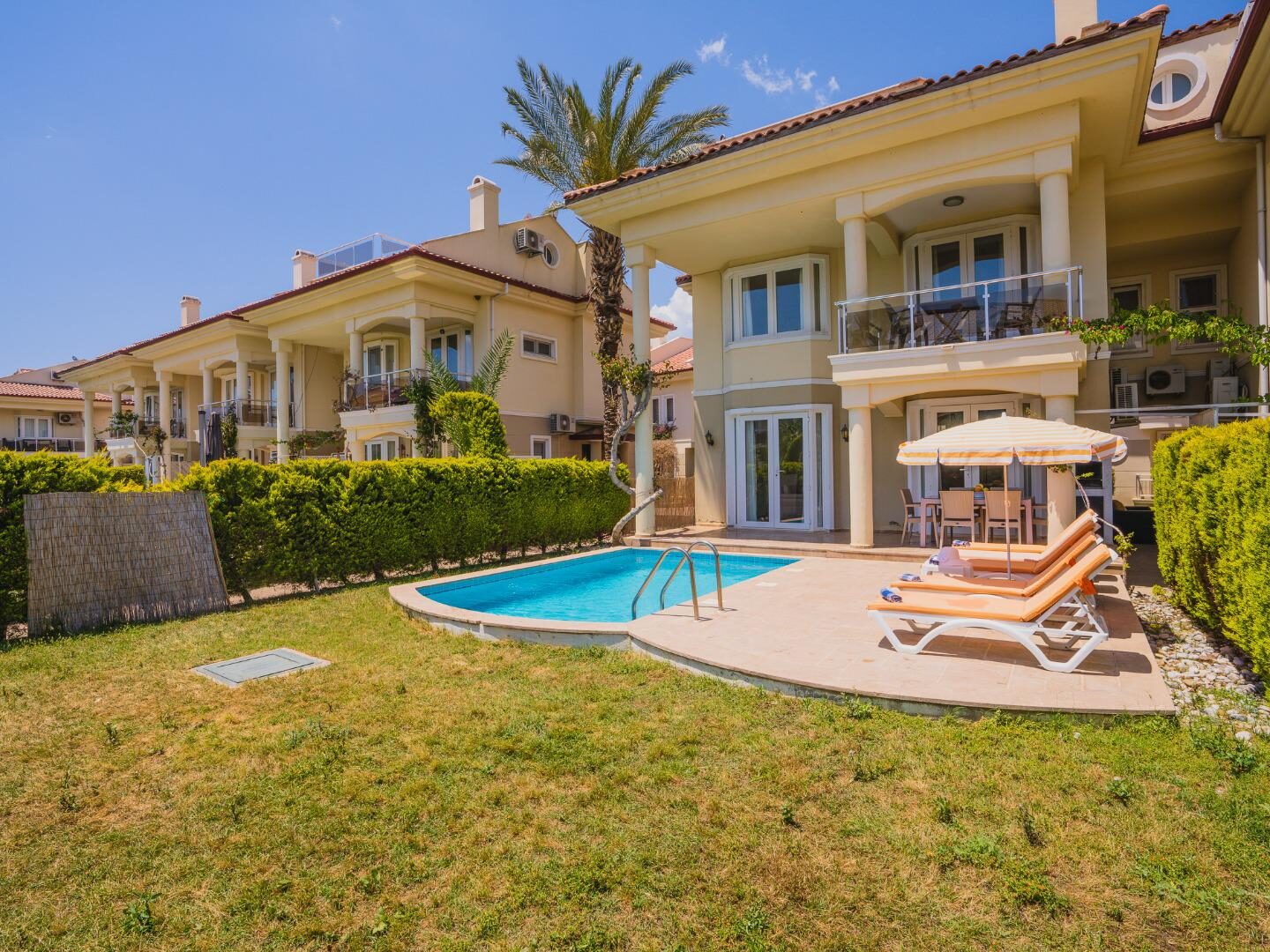 Villa Pearl 4 — 6