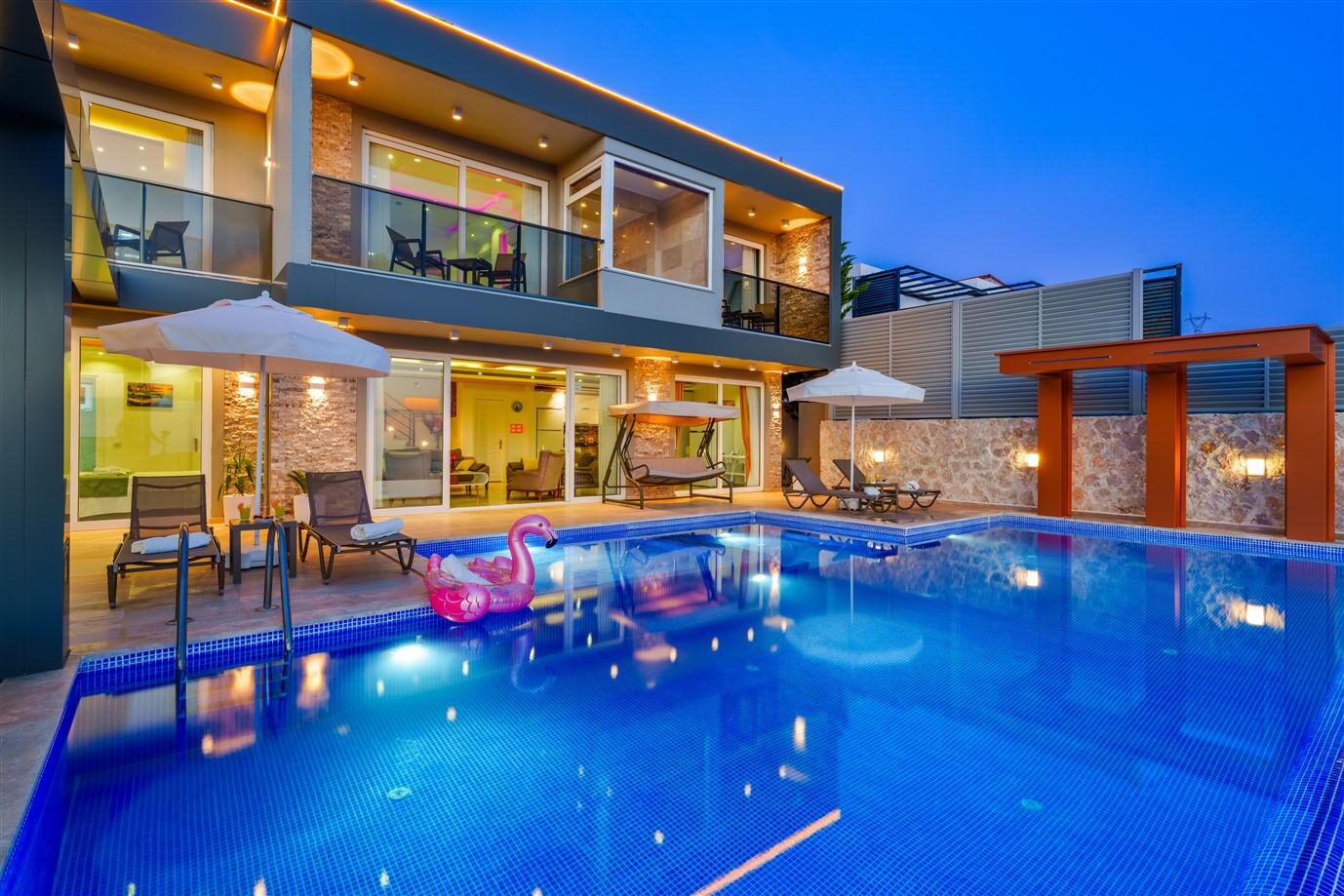 Villa Voyage — 4