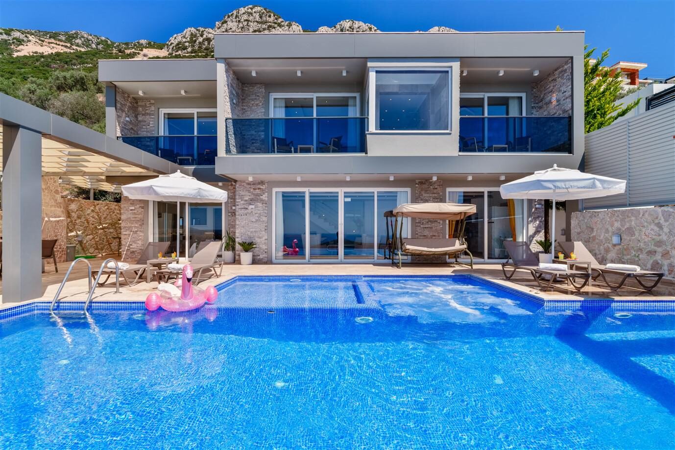 Villa Voyage — 20