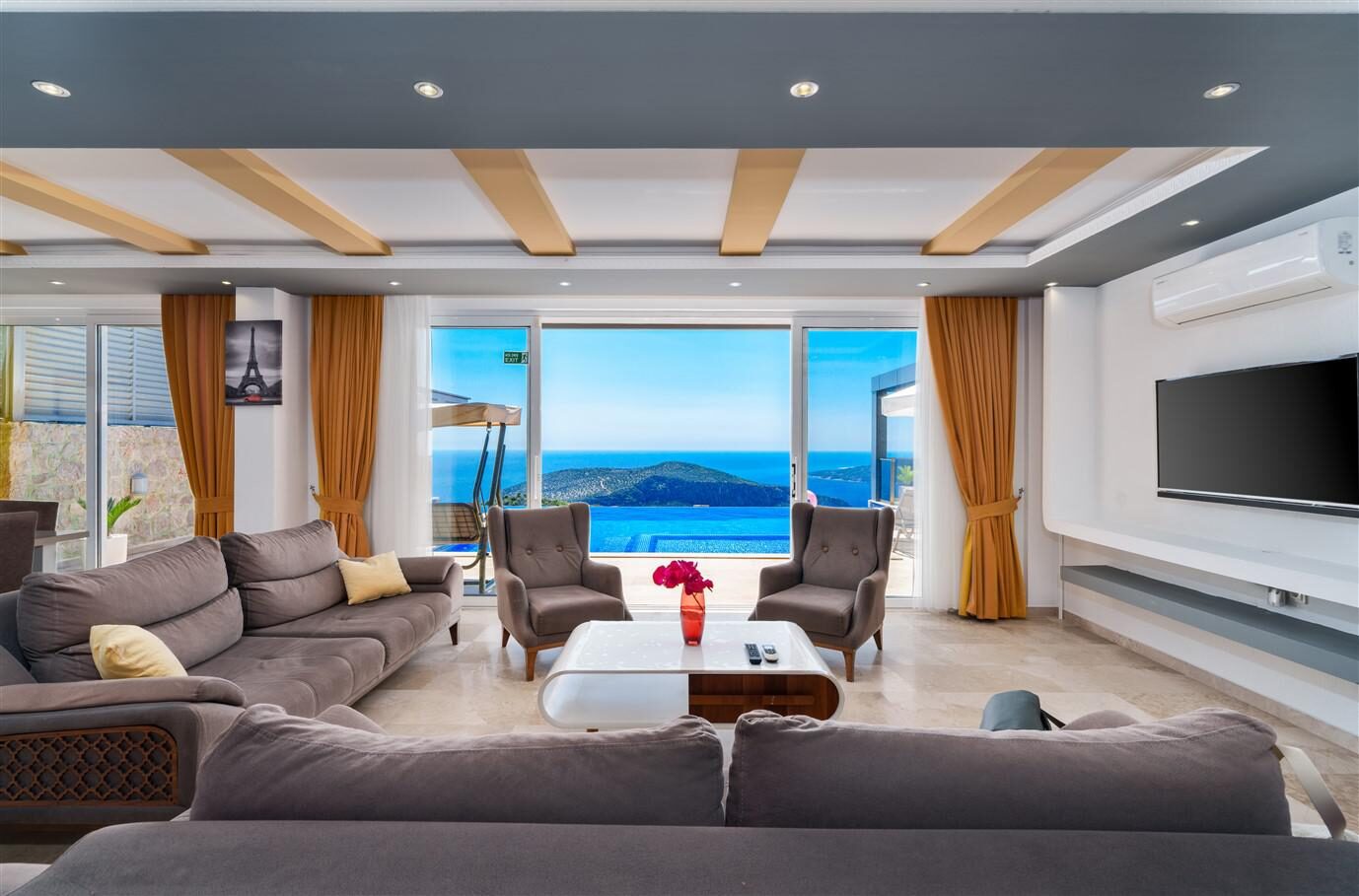 Villa Voyage — 44