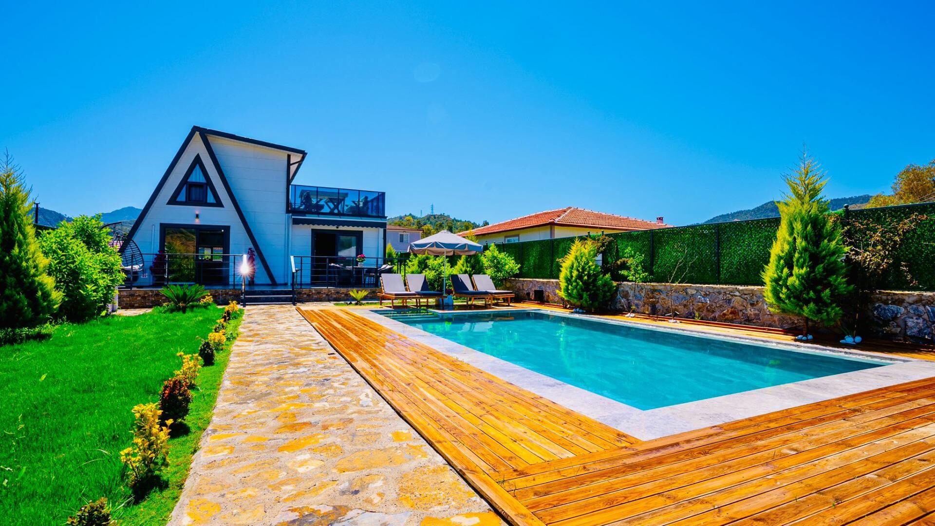Villa Frame House — 8