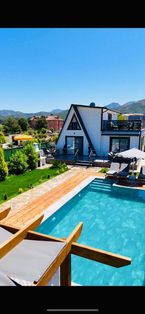 Villa Frame House — 11