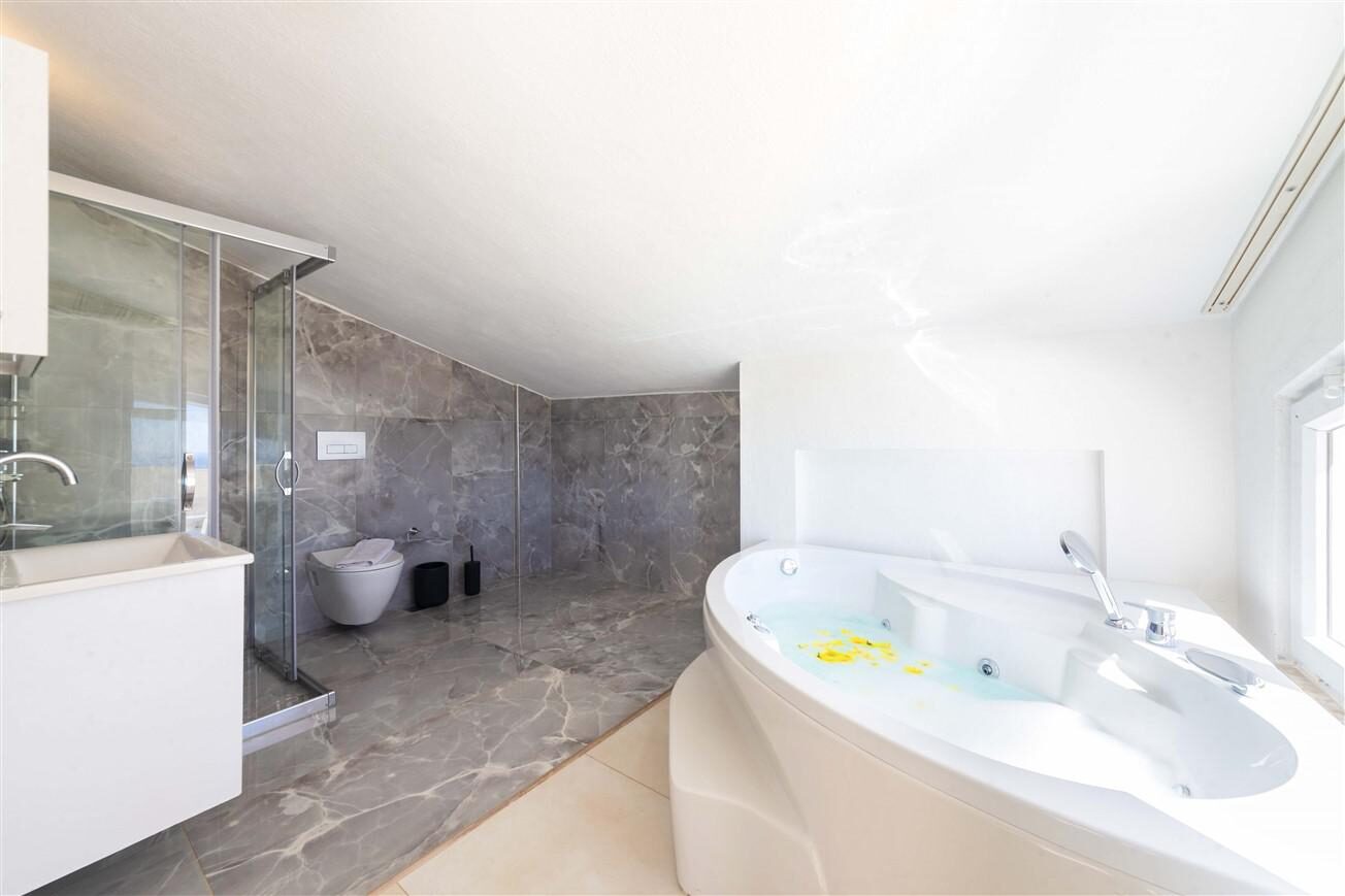 Villa Tuna Akbel — 64