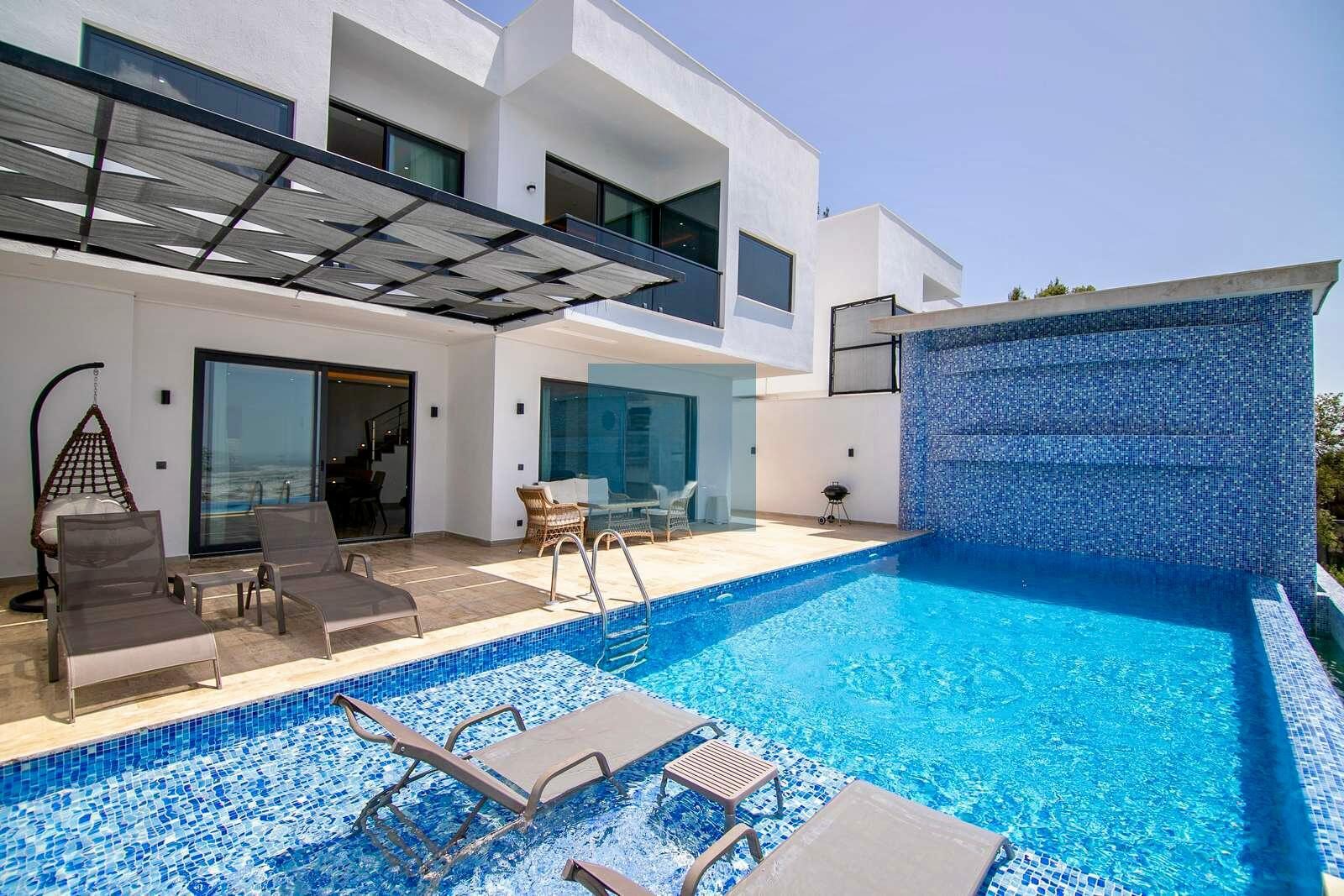 Villa Valiant 1 — 3