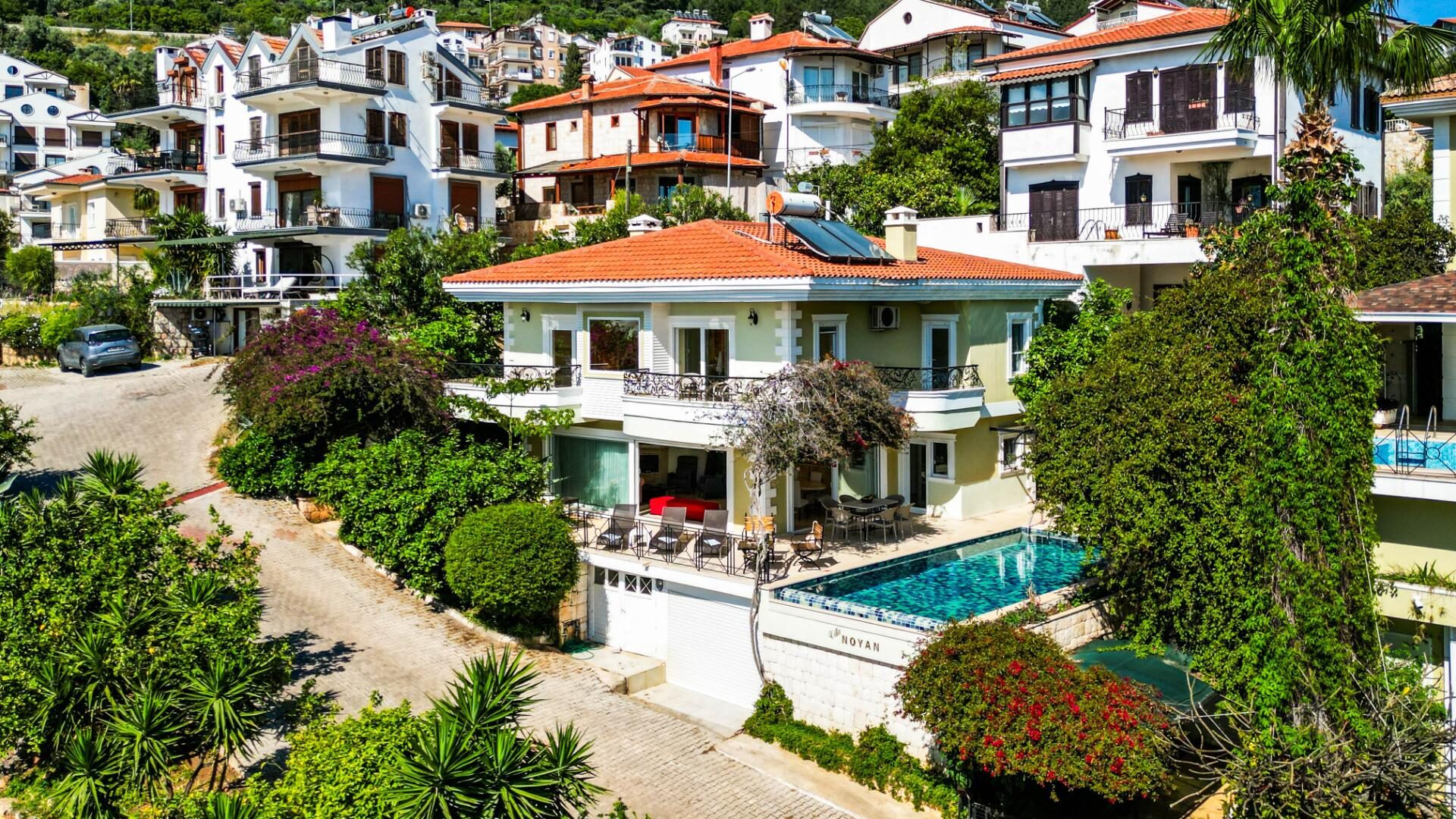Villa Noyan — 39