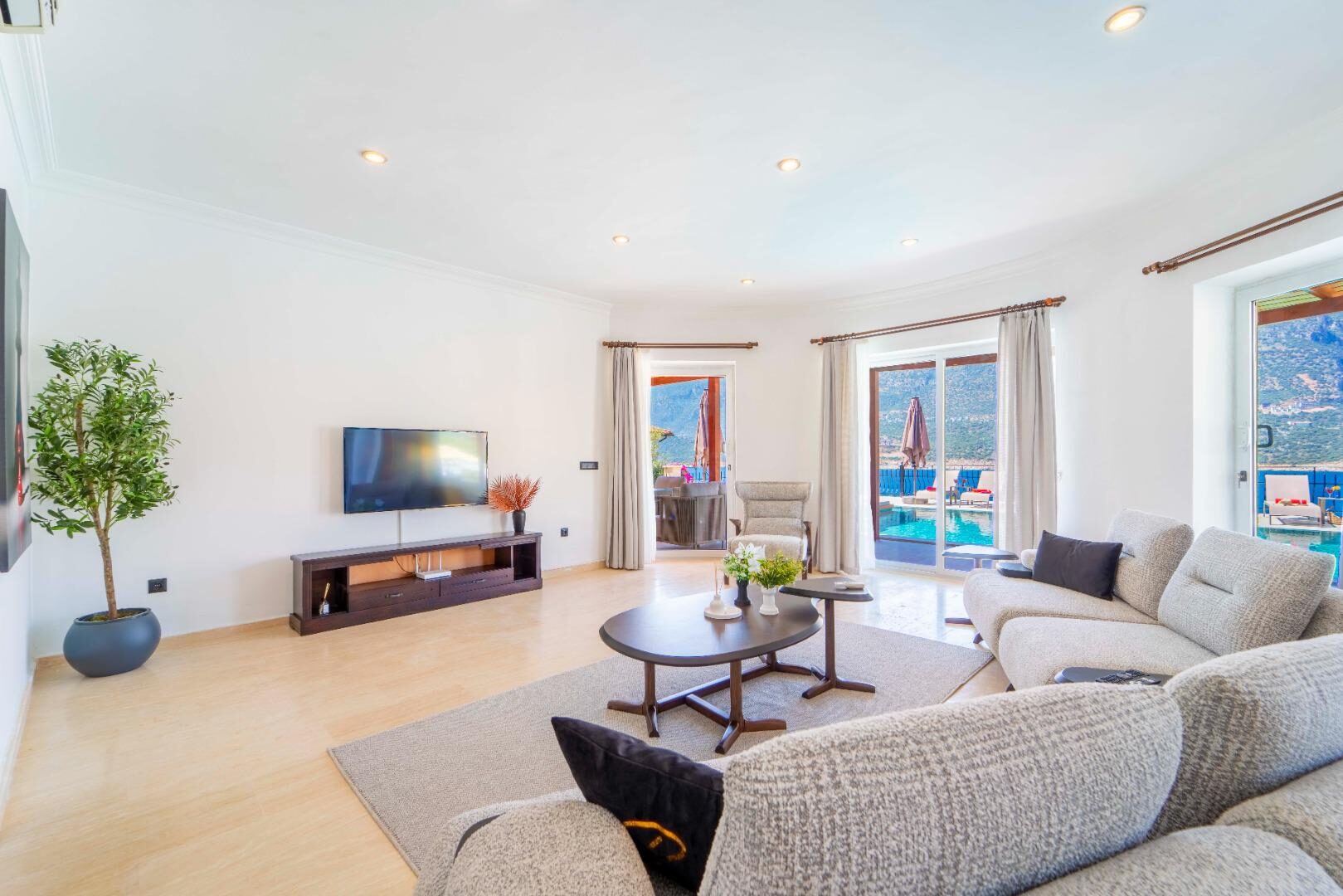 Villa Ada Uno — 39