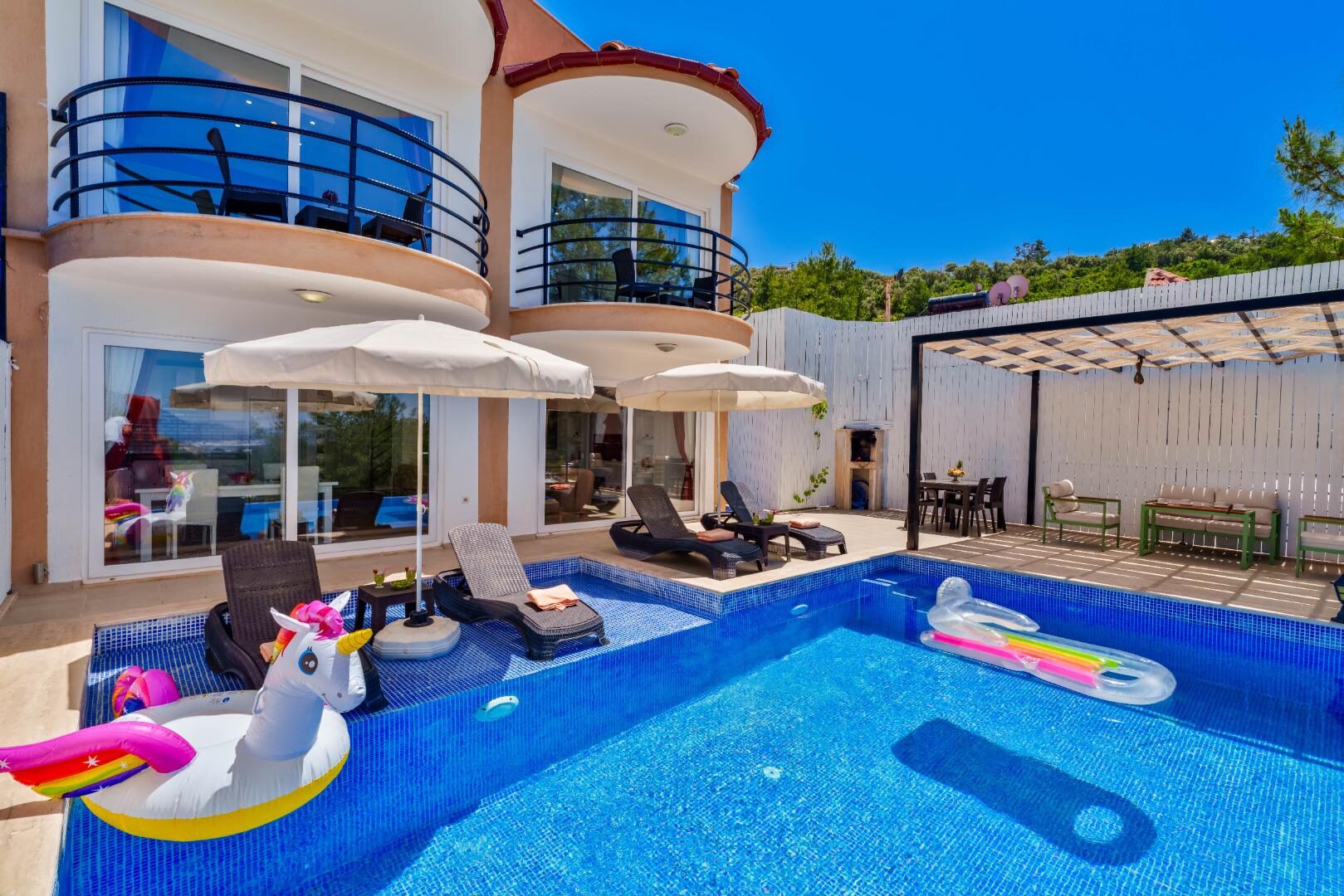 Villa Truva — 16