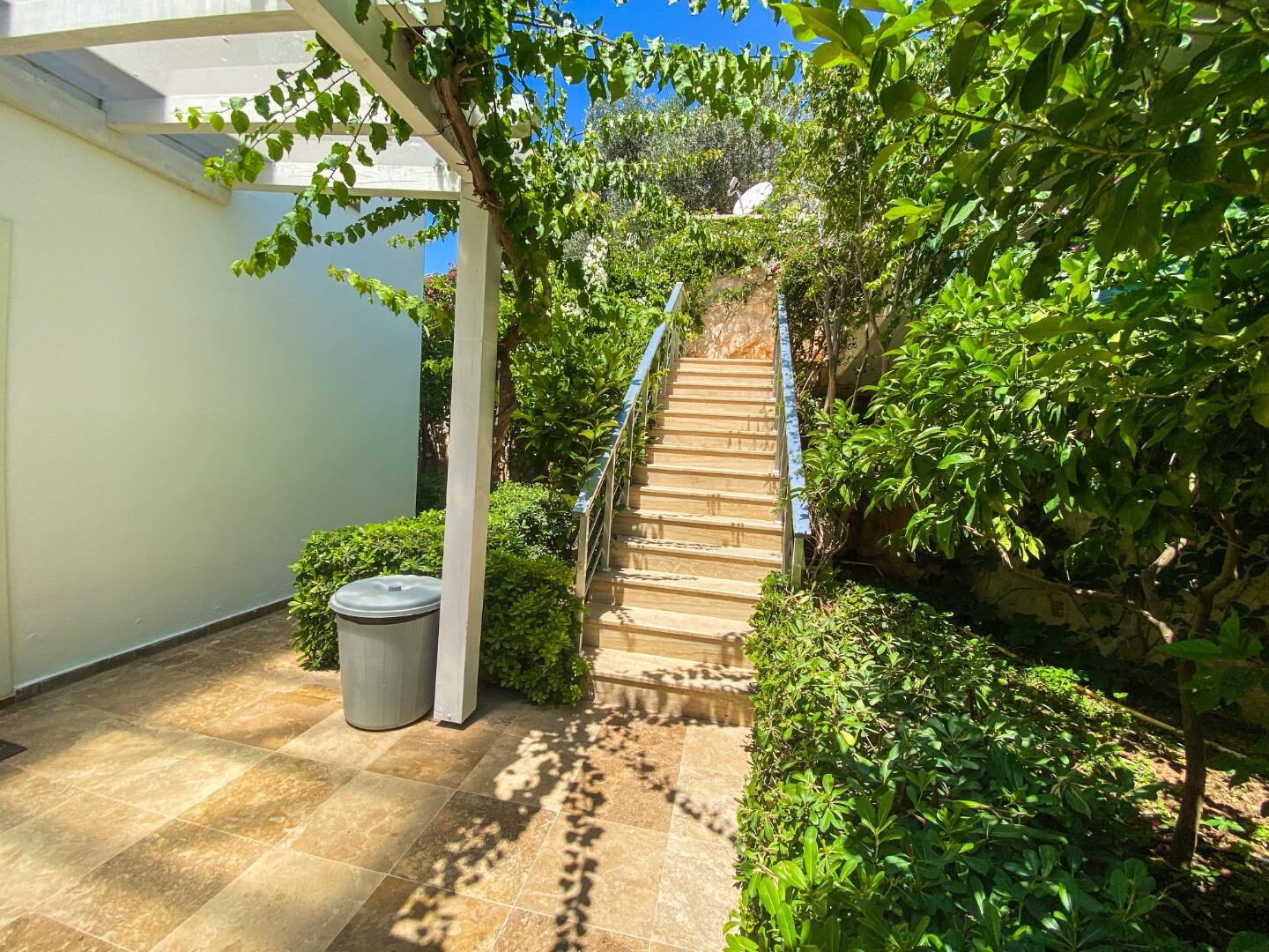 Villa Hillside 3 — 21