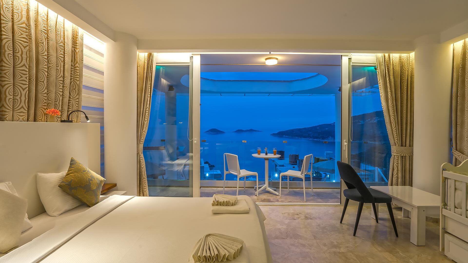 Villa Hillside 3 — 35