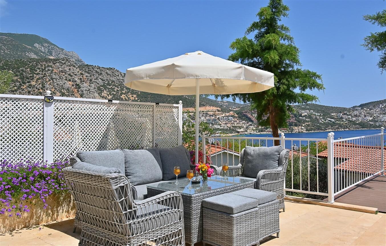 Villa Dionysus — 13