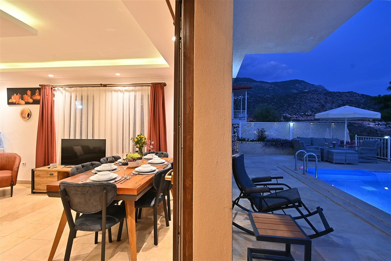 Villa Dionysus — 18