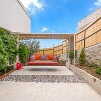 Villa Hills Spring — 13