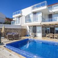 Villa Royal 2 — 4