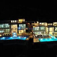 Villa Unlimited 2 — 8