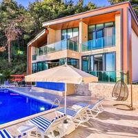 Villa Kalis 1 — 2