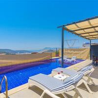 Villa Twins 1 — 8