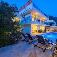 Villa Lumiere 3 — 4