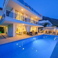 Villa Lumiere 3 — 7