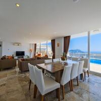 Villa Lumiere 3 — 48