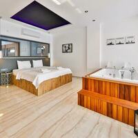Villa Royal Romeo — 8