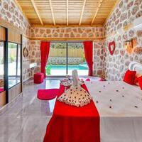 Villa Happiness — 42