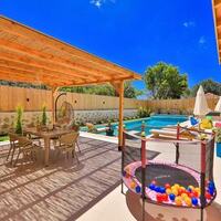 Villa Happiness — 51
