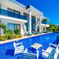 Villa Hyperion — 6