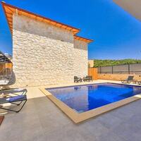 Villa Kaşlı 2 – Çukurbağ kiralık villa
