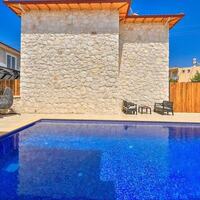 Villa Kaşlı 2 – Çukurbağ kiralık villa