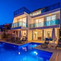 Villa Trios — 2