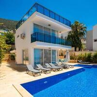 Villa Trios — 6