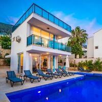 Villa Trios — 8