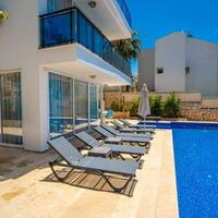 Villa Trios — 9