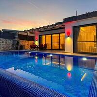 Villa Lantana — 12