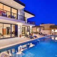 Villa Fi Manor — 4