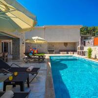 Villa Zeyn 6 — 16