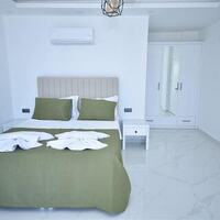 Villa Src — 72